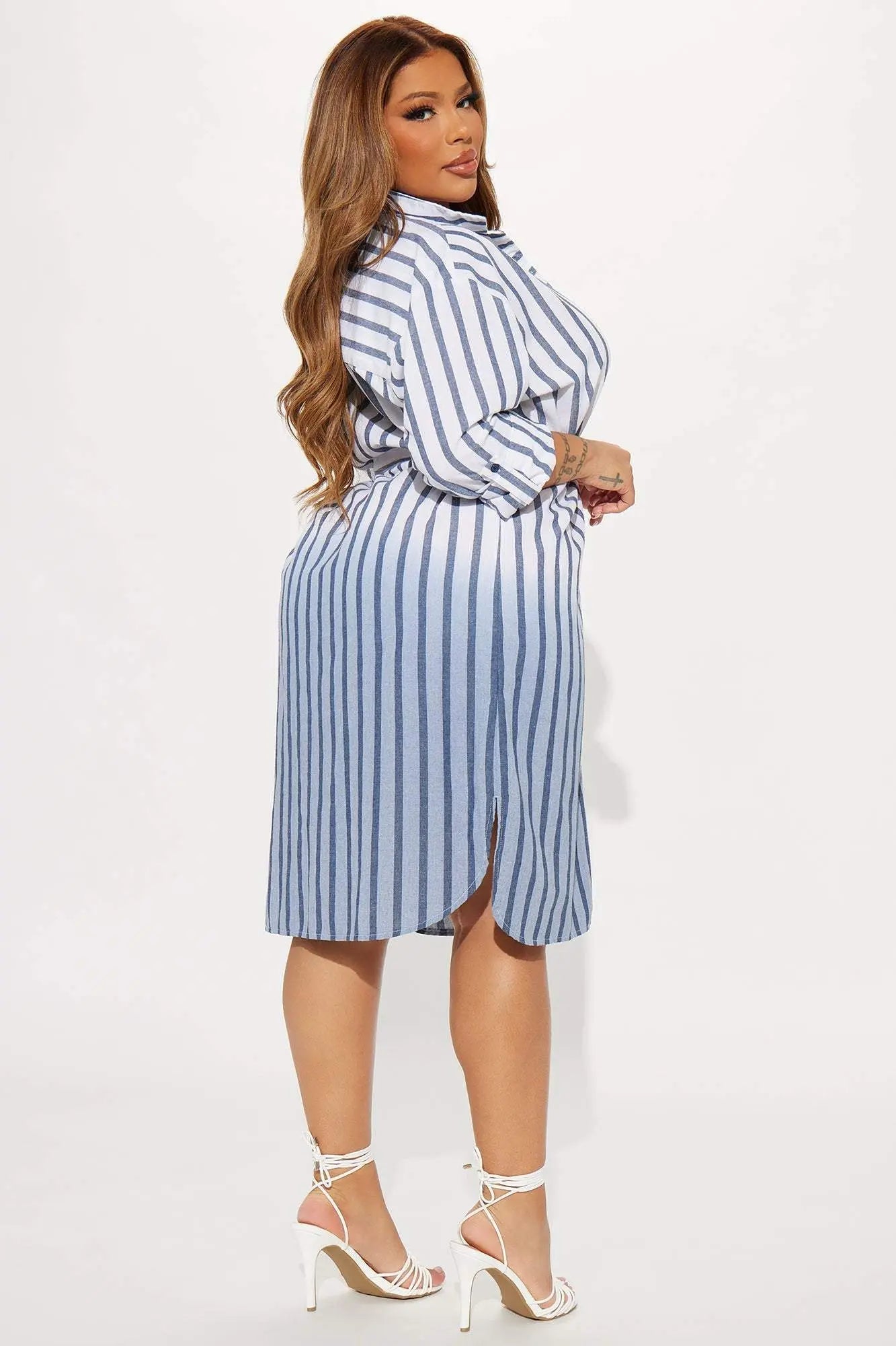 Annalisa Midi Shirt Dress: Timeless Navy Style and ComfortDiscover the Elegance of the Annalisa Midi Shirt DressElevate Your Wardrobe with the Annalisa Midi Shirt Dress
The Annalisa Midi Shirt Dress is the perfect blend of Redemption By Ashley NorthAnnalisa Midi Shirt Dress