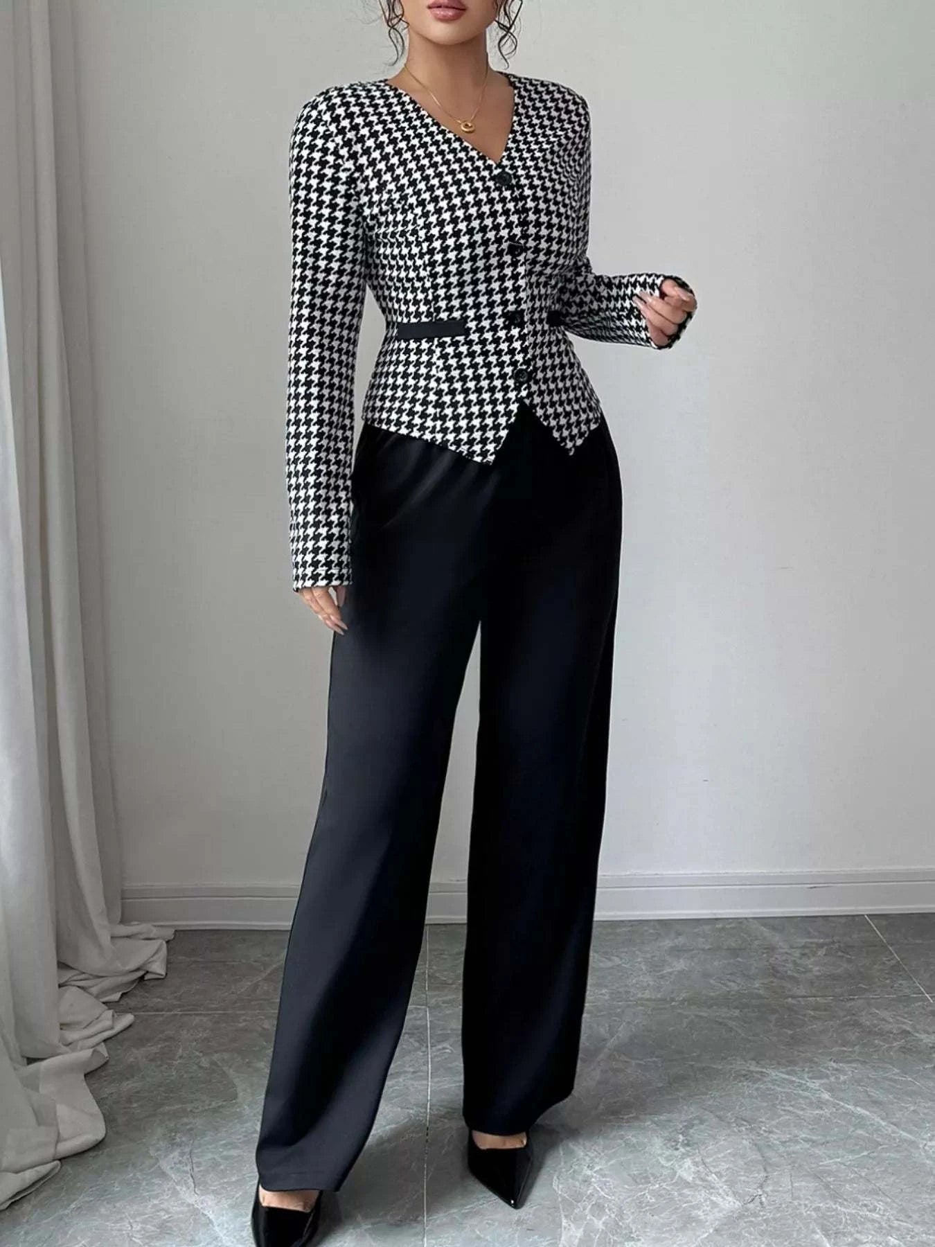 Houndstooth Blazer & Wide Leg Pants SetFeatures:Basic style
Number of pieces:Two-piece
Stretch:Slightly stretchy
Material composition:95% polyester, 5% elastane
Care instructions:Machine wash cold. TumbleHoundstooth Blazer & Wide Leg Pants