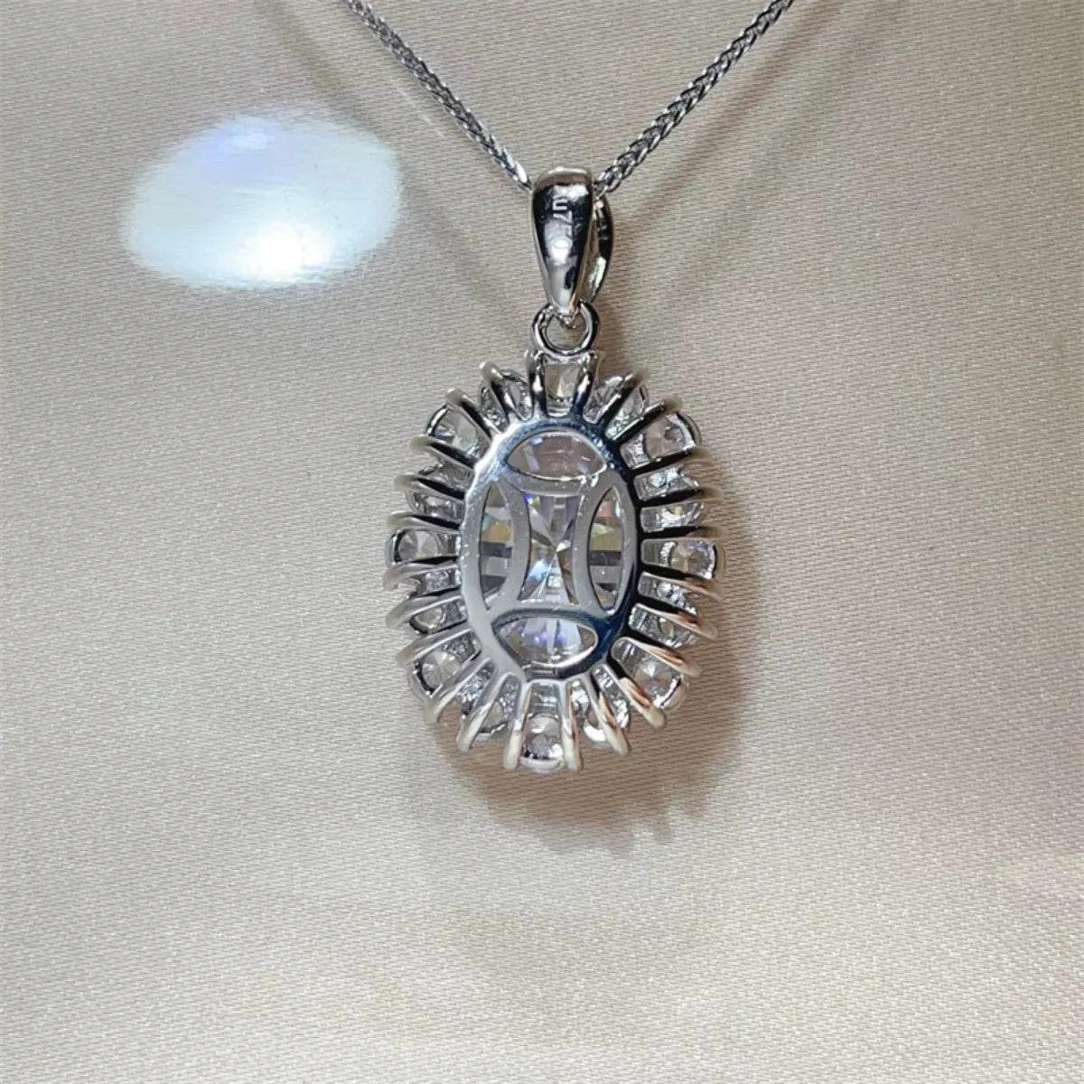 8 Carat Moissanite pendant necklace in 925 sterling silver with platinum plating and 17.7 inch chain