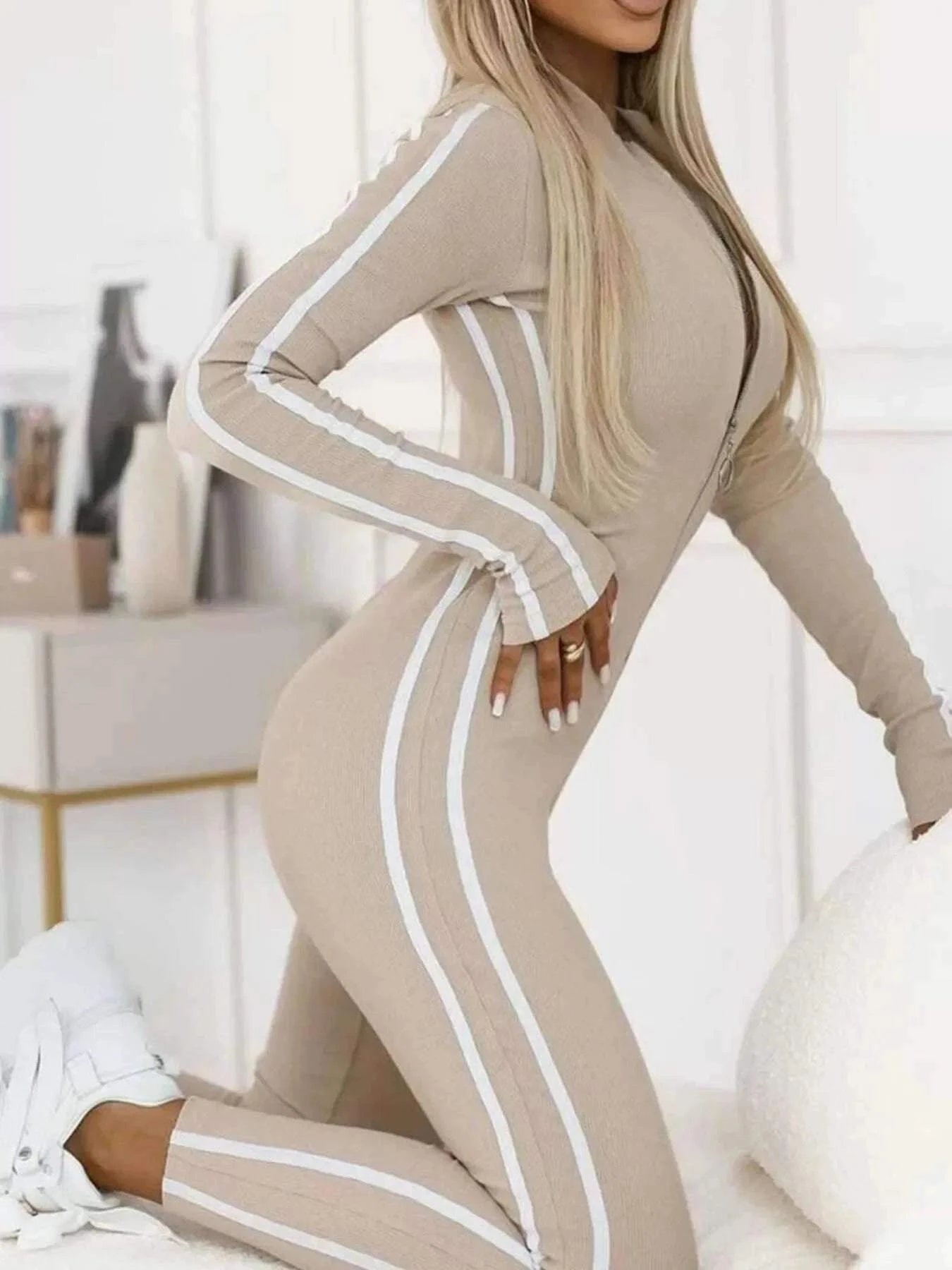 Full Size Stripe Zip-Front Long Sleeve Jumpsuit Plus SizeFeatures:Zipper
Material composition:100% polyester
Care instructions:Machine wash cold. Tumble dry low.
Imported
Product Measurements (Measurements by inches) &amp;Redemption By Ashley NorthStripe Zip-Front
