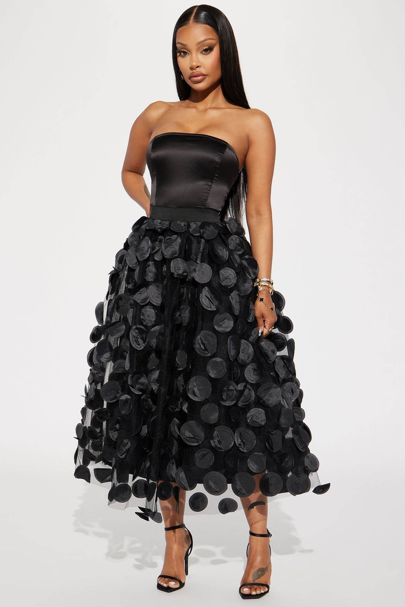 Tina Tulle Midi Dress Black - Chic and Versatile Elegance.