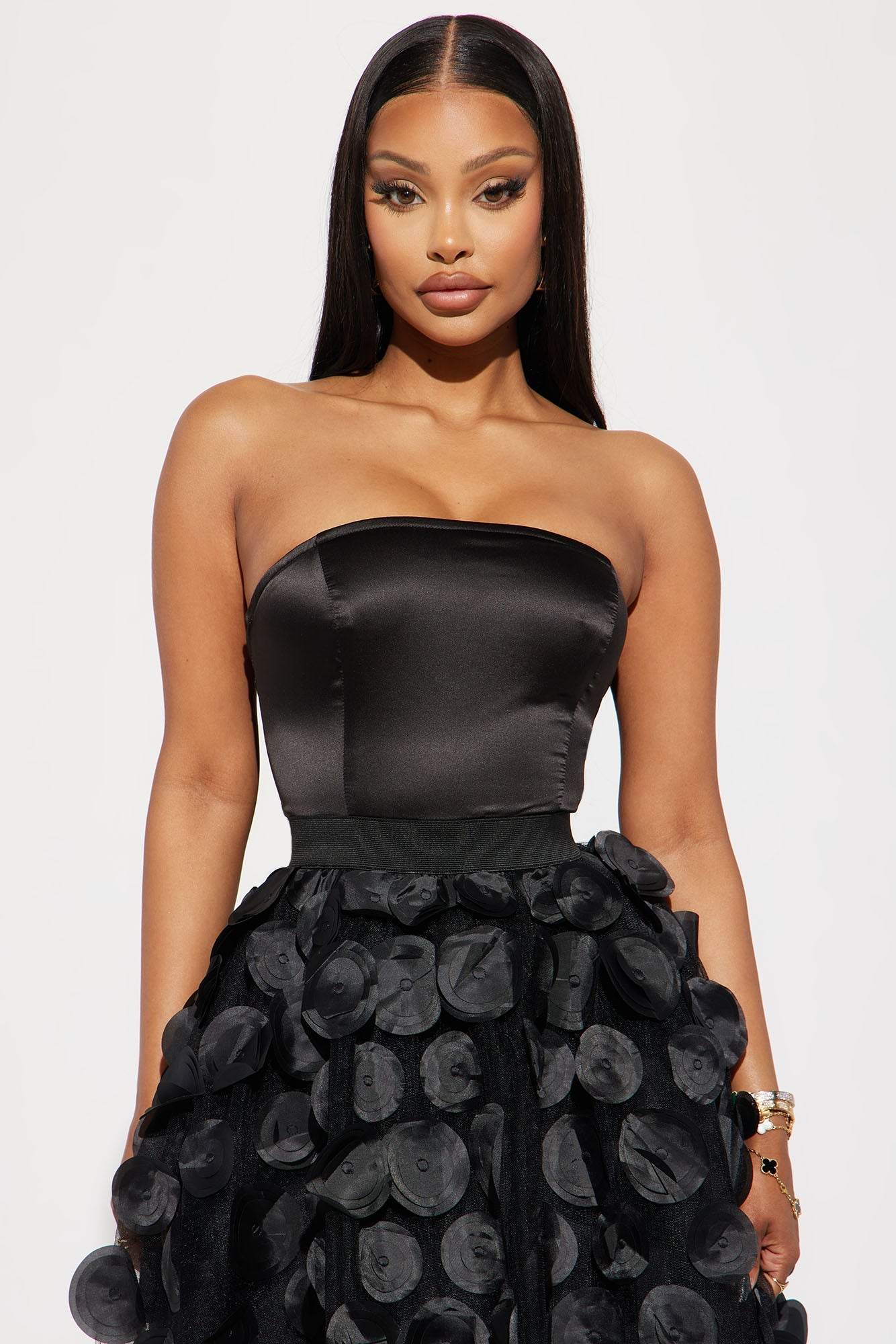 Tina Tulle Midi Dress Black - Chic and Versatile Elegance.