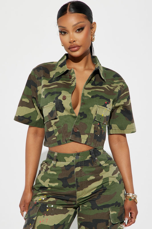 https://cdn.shopify.com/s/files/1/0293/9277/files/08-09-23Studio2_TK_RL_15-39-19_17_ZDDN9023T_Olivecombo_48953_JB.jpg?v=1692137829
