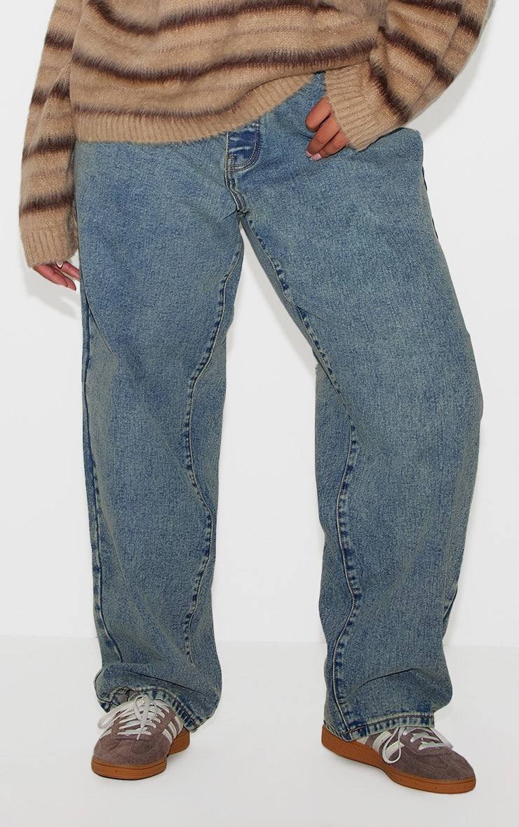 Plus Vintage Wash Boyfriend JeansIntroducing the plus vintage wash boyfriend jeans. Brought to you in versatile vintage wash denim, these jeans have a boyfriend style fit and front and reverse pockeRedemption By Ashley NorthPlus Vintage Wash Boyfriend Jeans