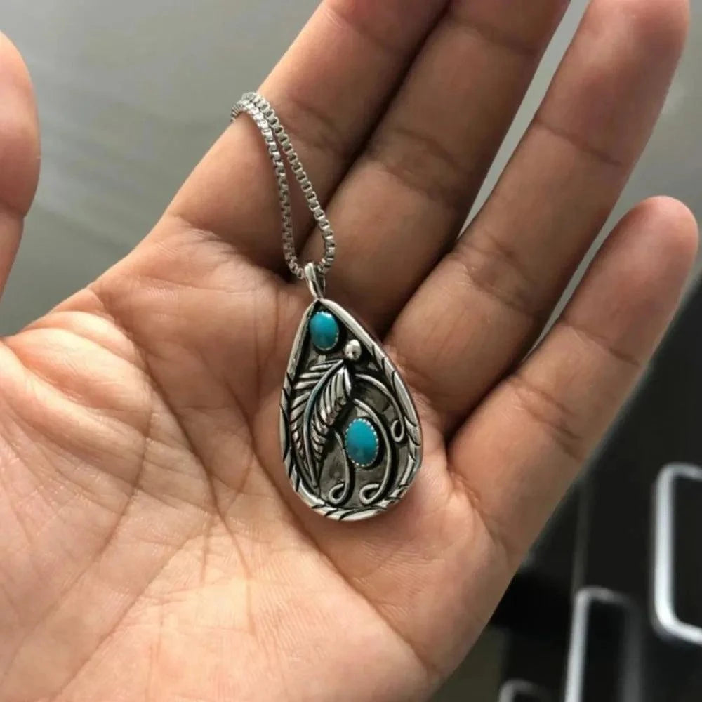 Alloy Turquoise Teardrop Pendant Necklace.