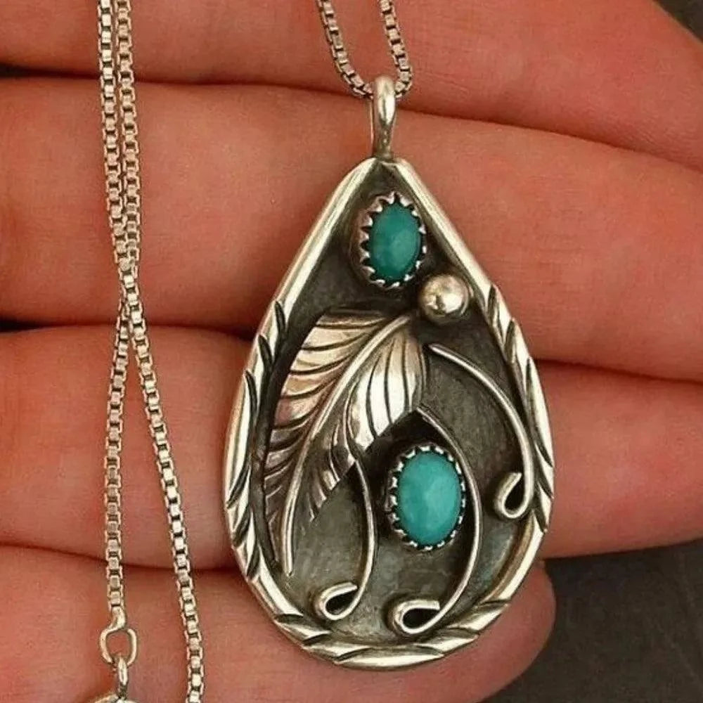 Alloy Turquoise Teardrop Pendant Necklace.