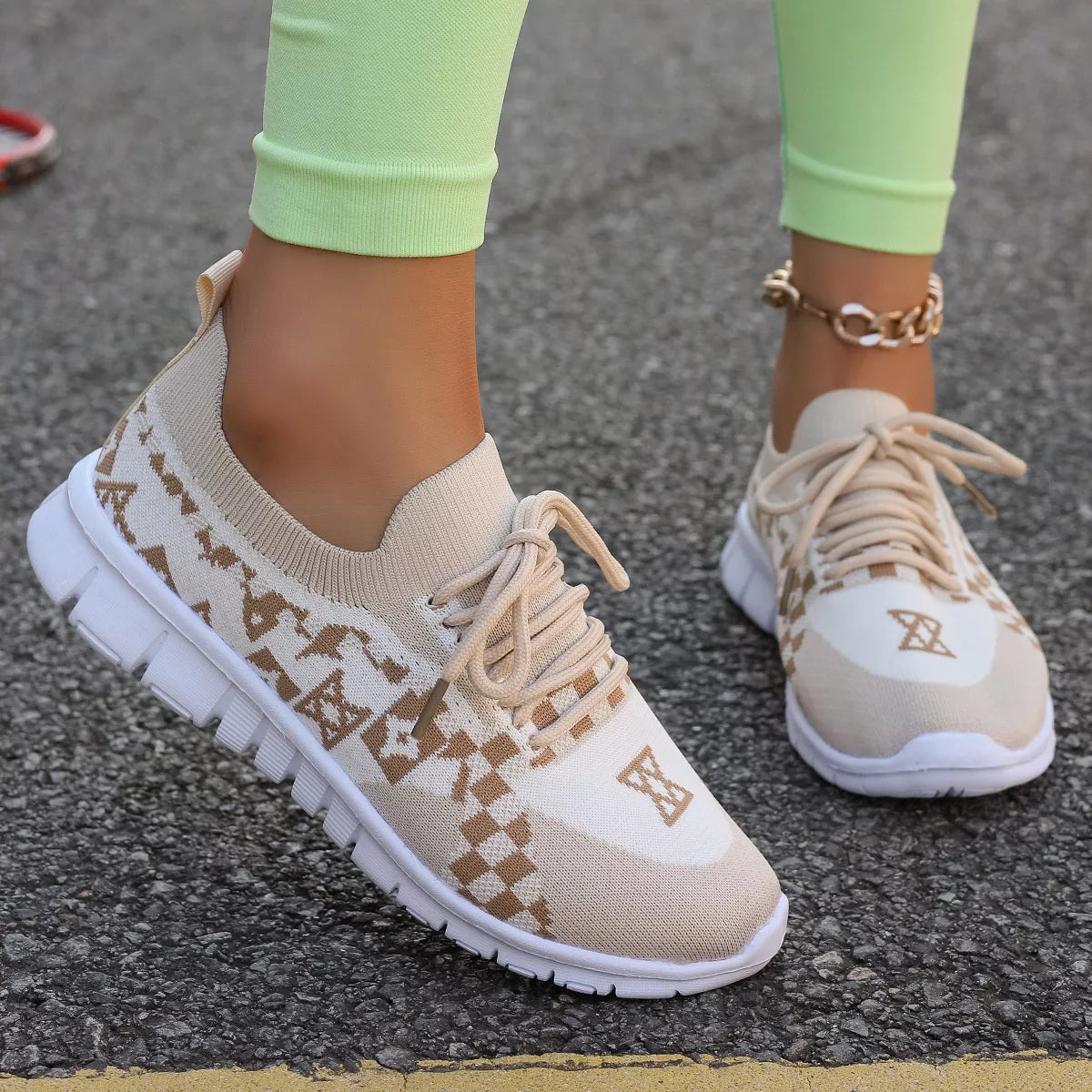 Breathable Mesh Lace Up Sneakers.