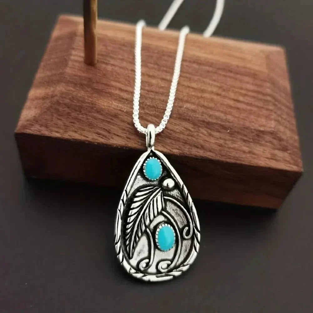 Alloy Turquoise Teardrop Pendant Necklace.