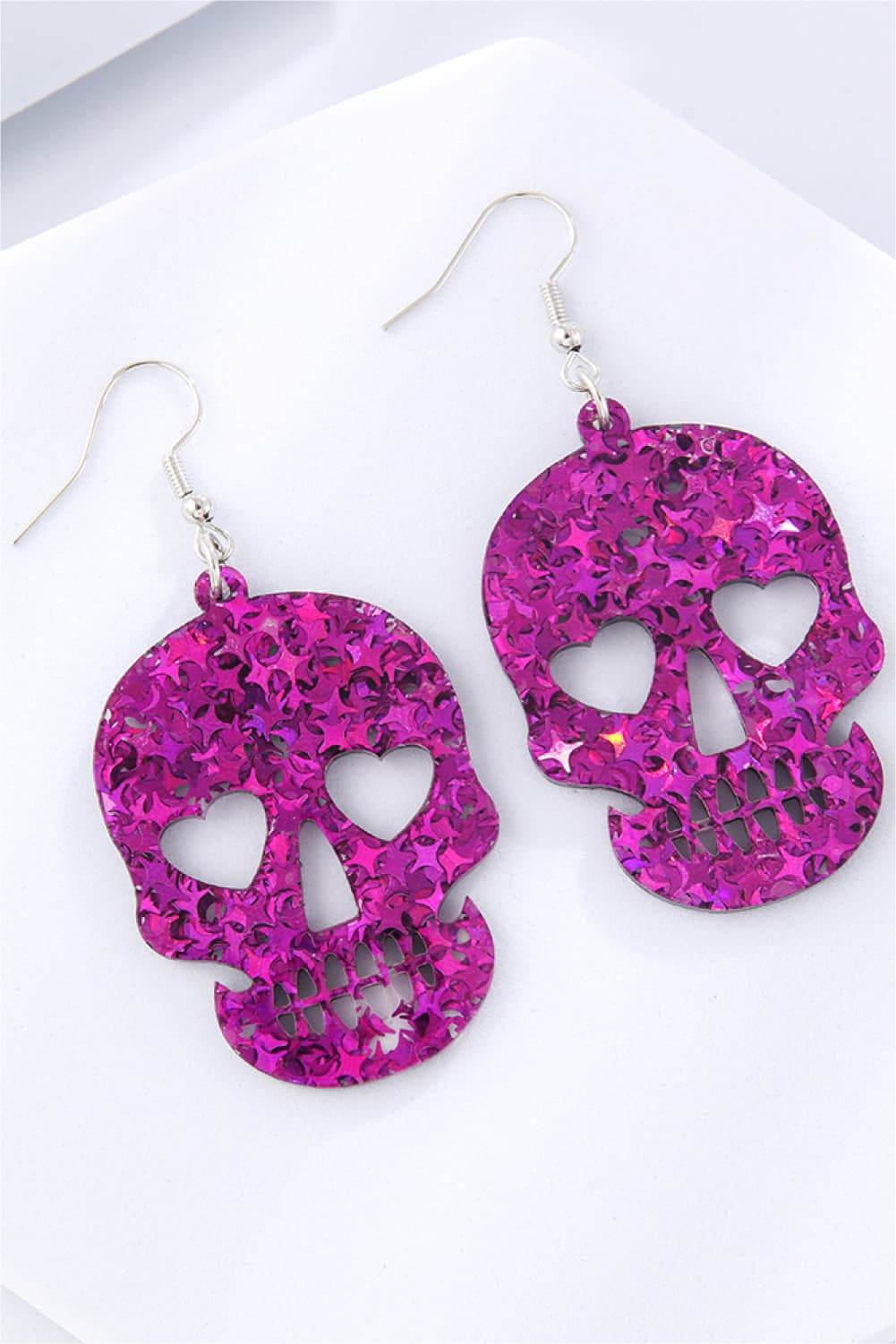 Acrylic Skull Drop Earrings - Stylish Statement Acrylic Skull Earrings for Unique Looks.