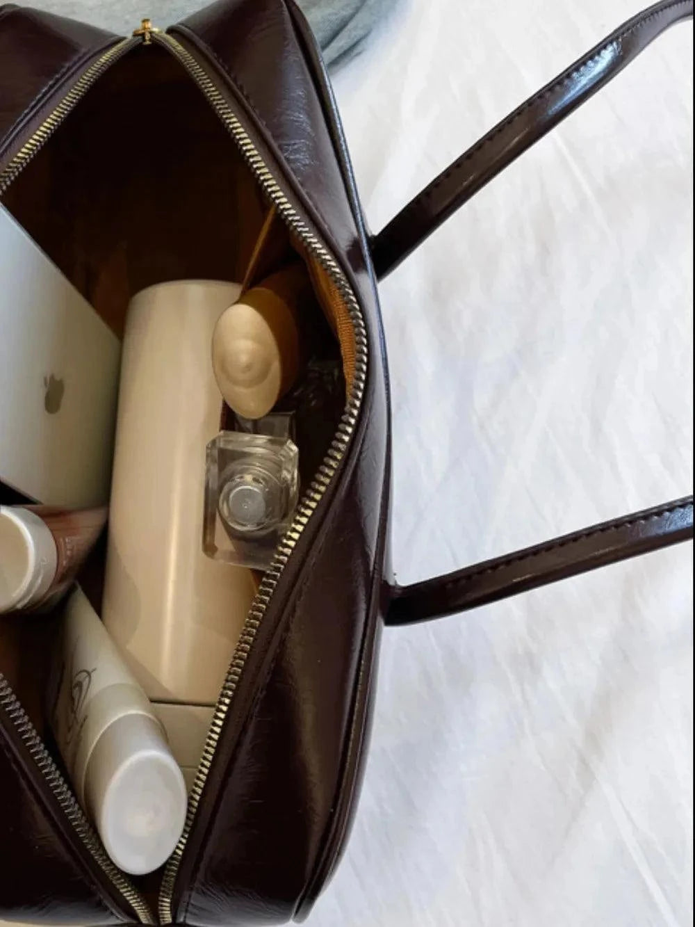 PU Leather Shoulder Bag with Bow Trim for Stylish Women.