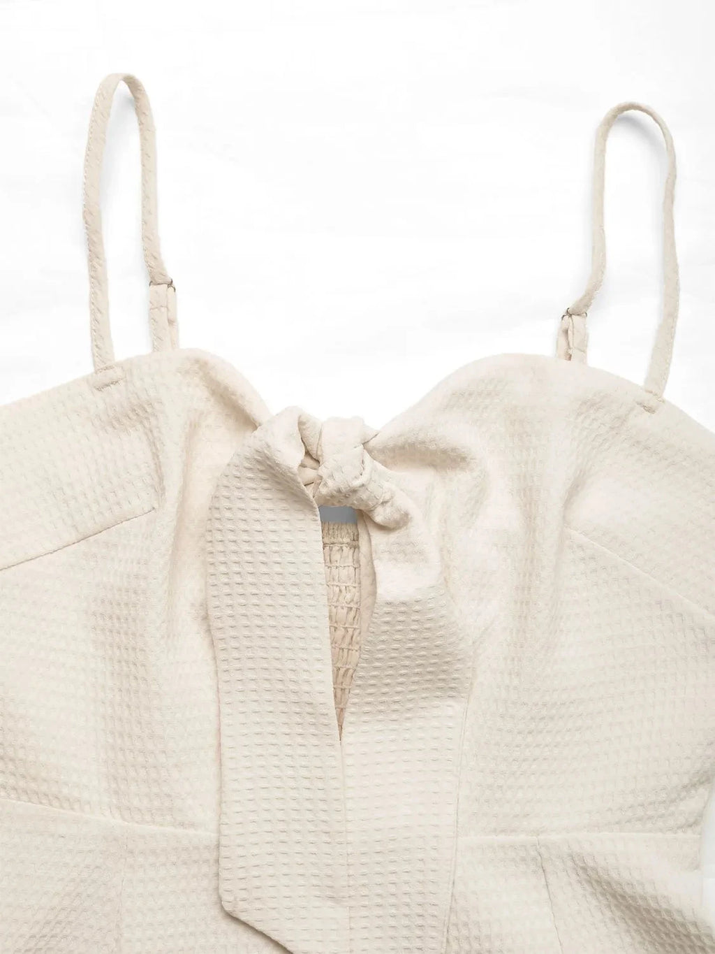 Sweetheart Neck Romper with Spaghetti Straps for Effortless Style.