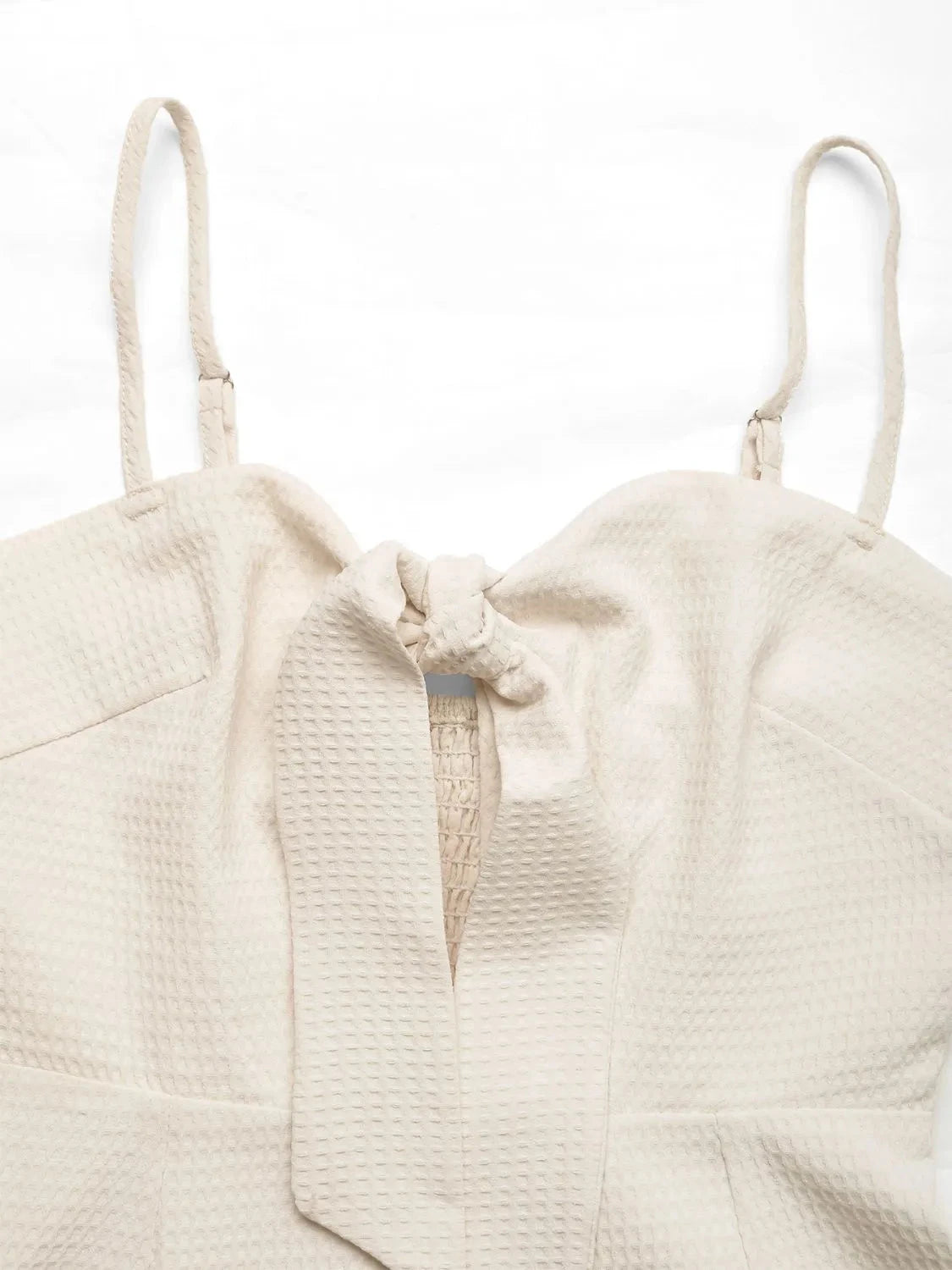 Sweetheart Neck Romper with Spaghetti Straps for Effortless Style.