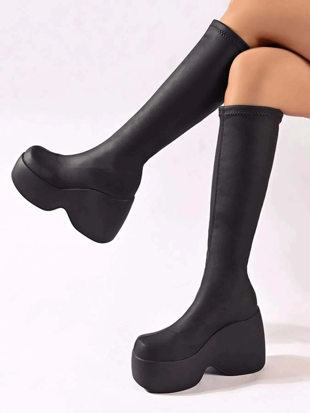 Round Toe Platform Boots for Women – Stylish and Comfortable Footwear.