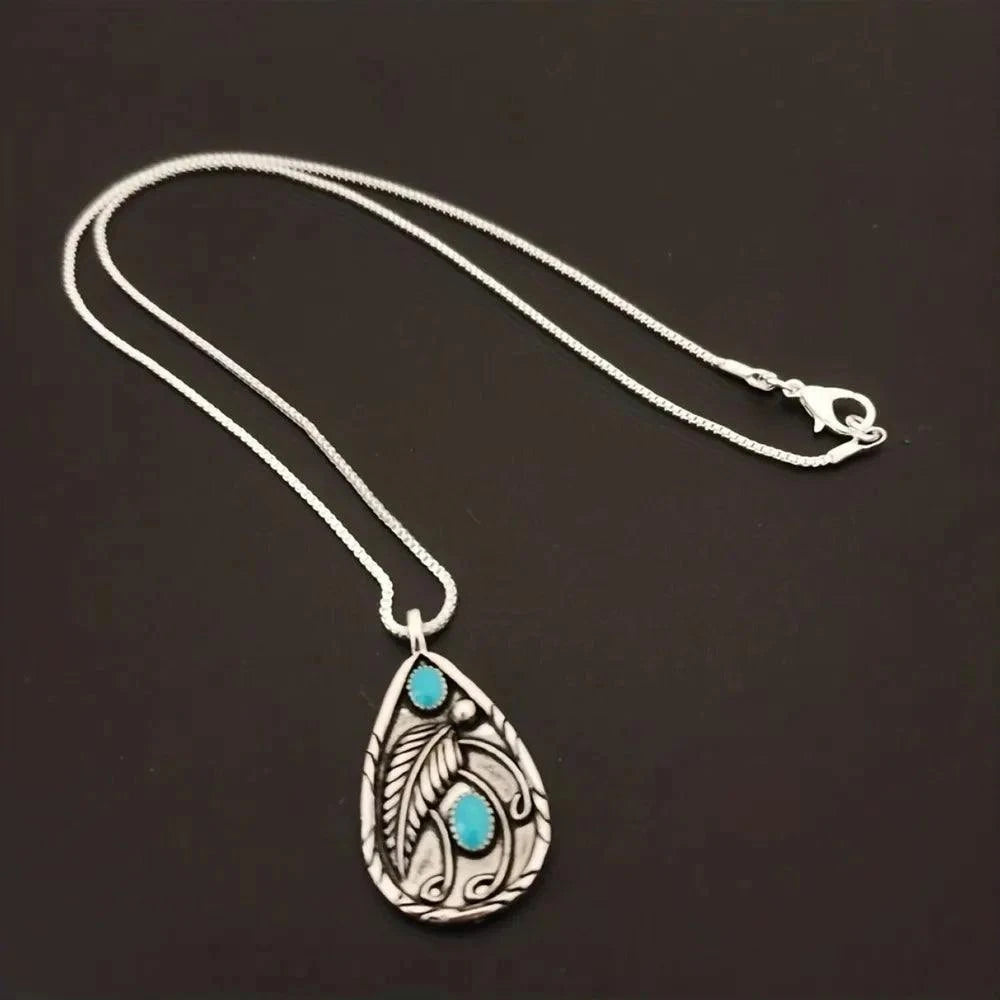 Alloy Turquoise Teardrop Pendant Necklace.