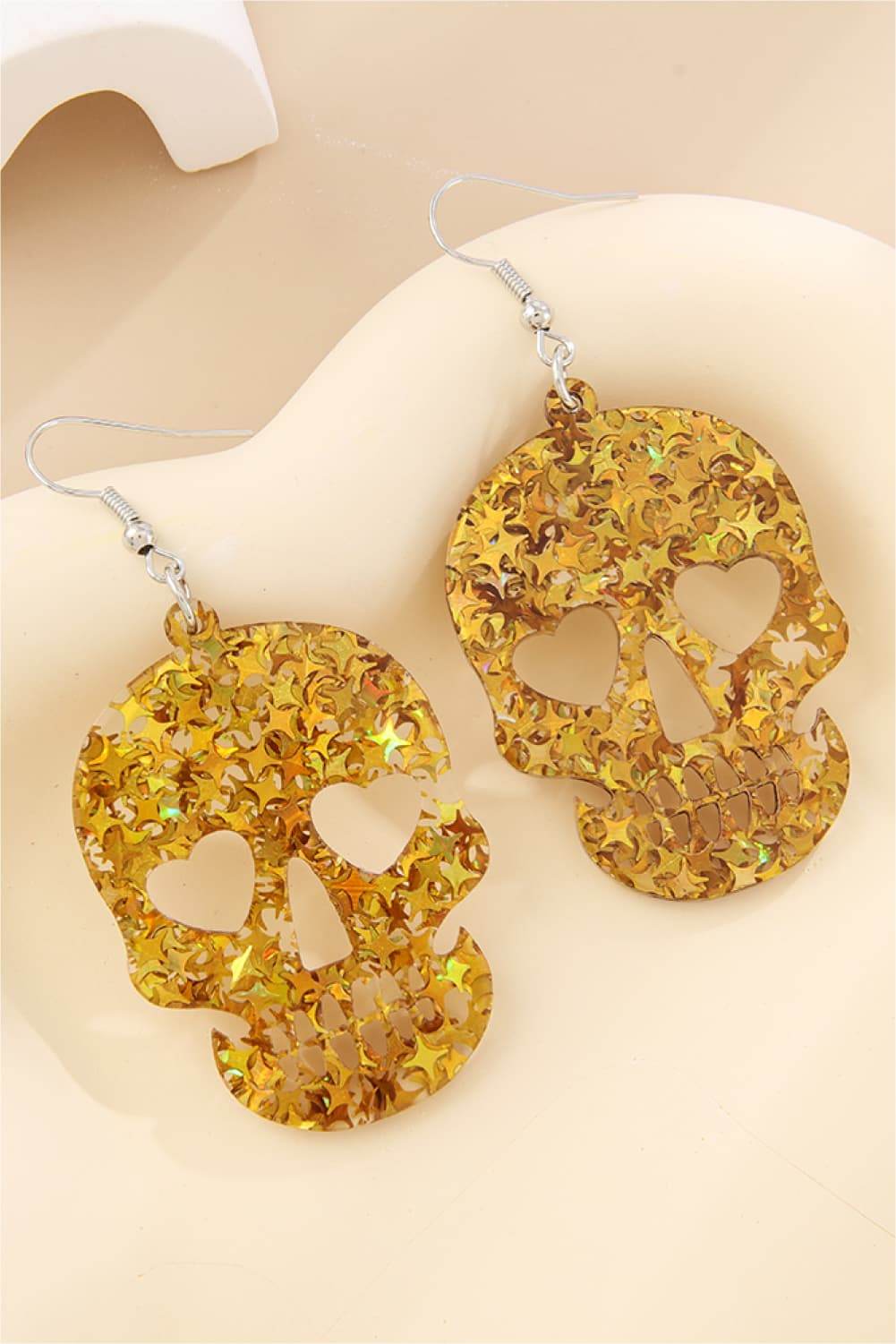 Acrylic Skull Drop Earrings - Stylish Statement Acrylic Skull Earrings for Unique Looks.