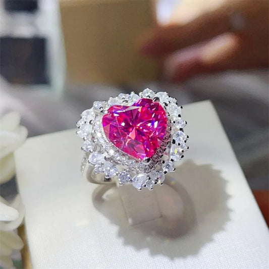 5 carat heart-shaped pink moissanite ring in 925 sterling silver with platinum plating and halo setting
