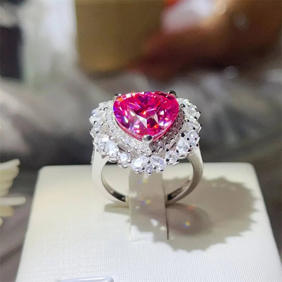 5 carat moissanite heart-shaped ring in 925 sterling silver with platinum plating and white gemstone accents