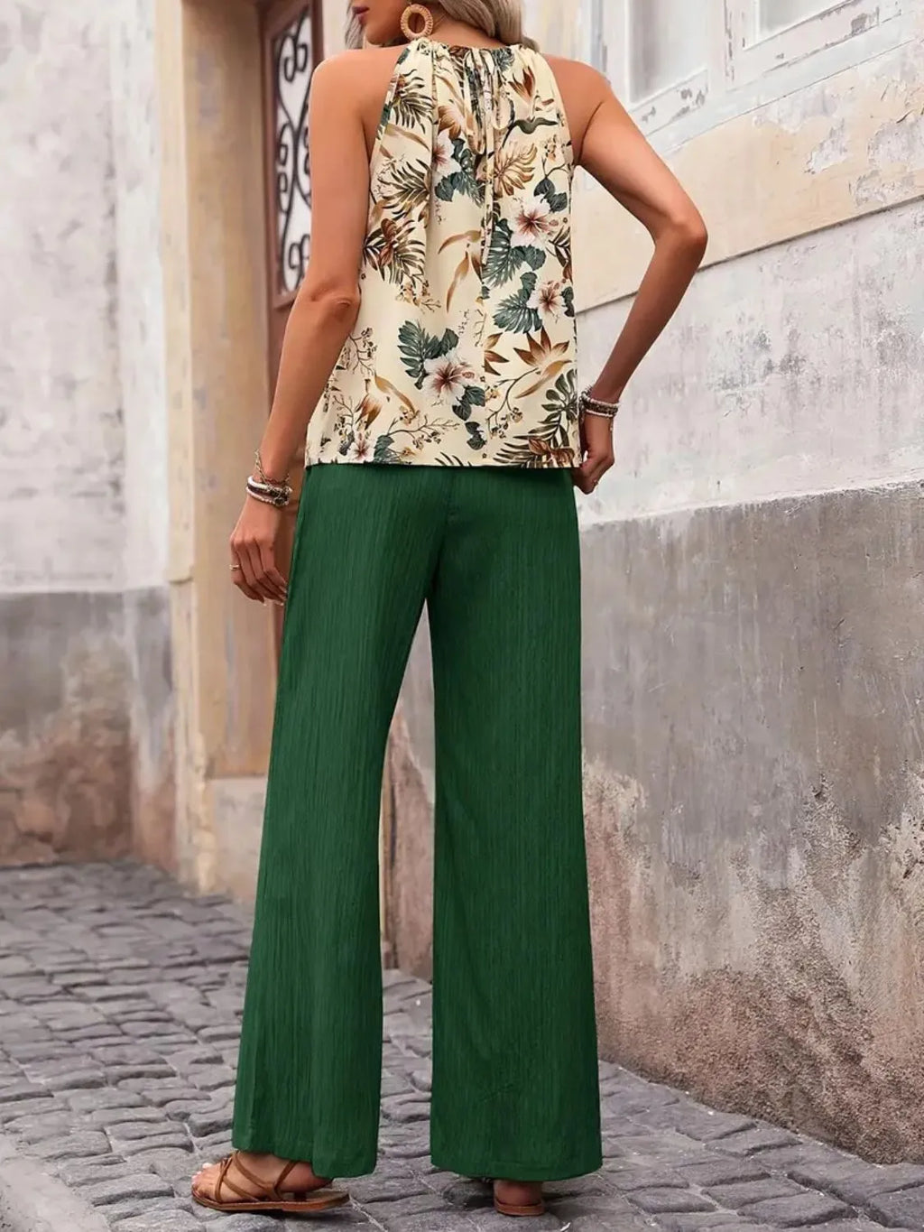 Printed Tank Top and Pants Set for Ultimate Style and Comfort.