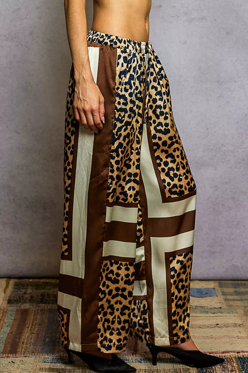 Leopard Printed Wide Leg Pants for Stylish Comfort and Versatile Style.