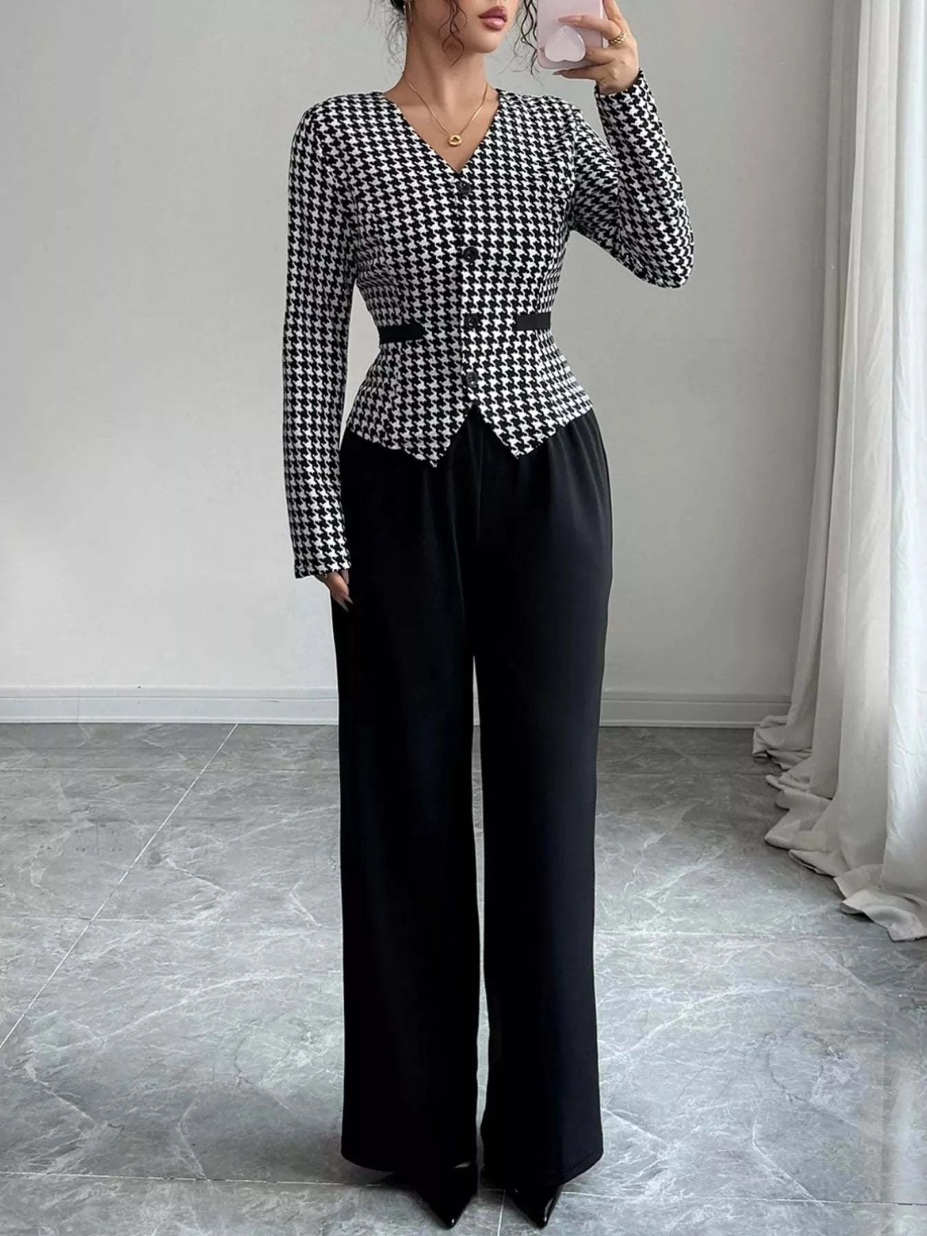 Houndstooth Blazer & Wide Leg Pants SetFeatures:Basic style
Number of pieces:Two-piece
Stretch:Slightly stretchy
Material composition:95% polyester, 5% elastane
Care instructions:Machine wash cold. TumbleHoundstooth Blazer & Wide Leg Pants