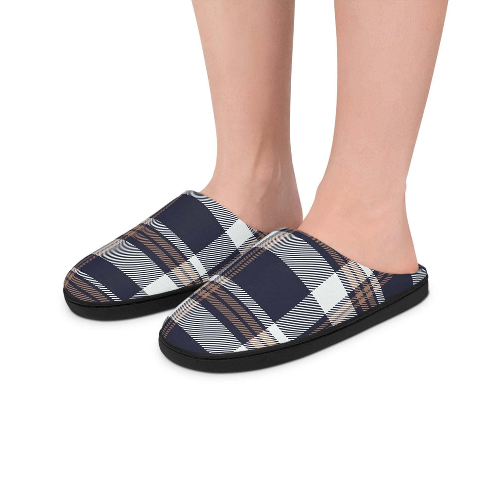 Cozy Plaid Slippers for Men - Tartan House Shoes & Indoor Moccasins for Relaxation.